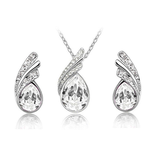 Crystal rhinestone pendant & earrings jewelry set