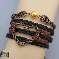 Multilayered leather bracelet