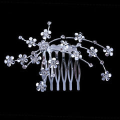 Hair comb with flower details