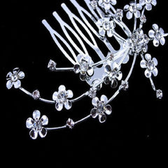 Hair comb with flower details