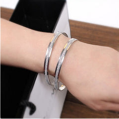 2-in-1 shimmering bangle set