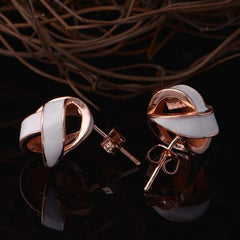 Knot-styled stud earrings