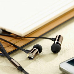 Caldecott Sports Noise-Cancelling Earphones