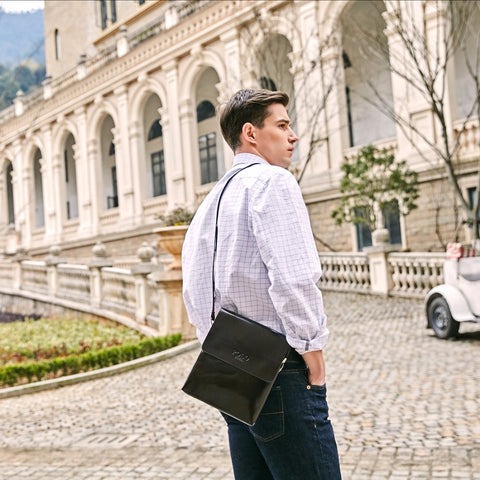Solid Double Pocket Soft Leather Men's Messenger Bag
