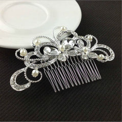 Hair clip with flowery details in crystals and pearls